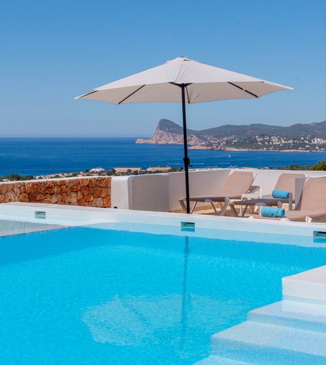 Resa estates Ibiza san Jose te koop villa main pool views.jpg